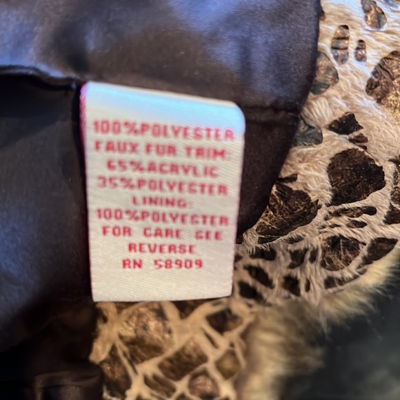 Faux Fur Animal Print Vest - Picture 6 of 7